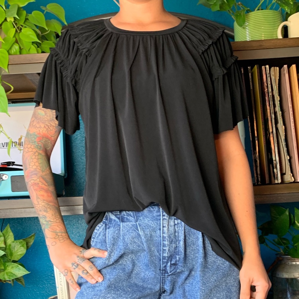 Banana Republic blouse with ruffle sleeve detail